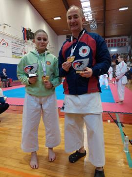 Elma Lišinović z Igorjem Semoličem, najboljšim med veterani v katah